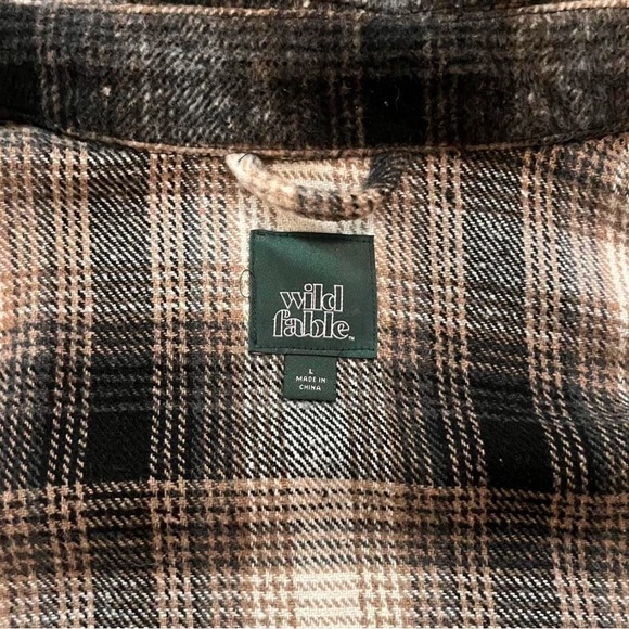 Black and plaid button down shirt - Picture 4 of 4